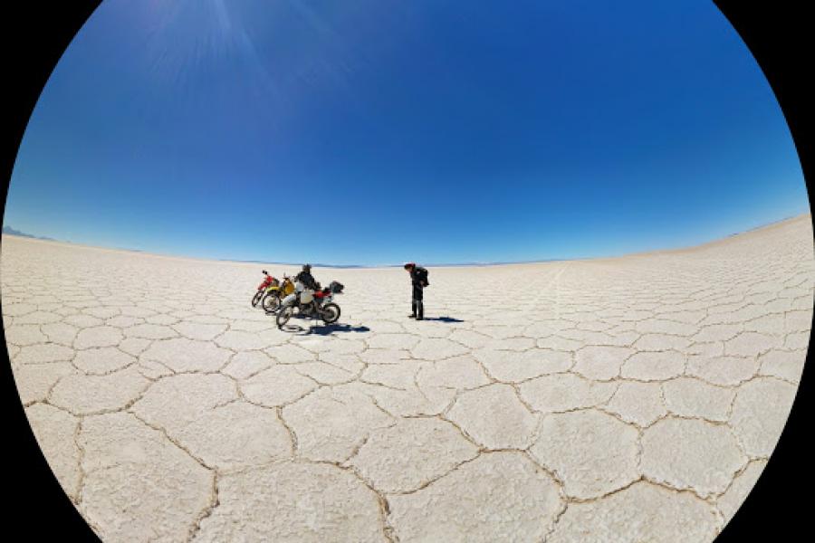 The largest dry salt lake in the world