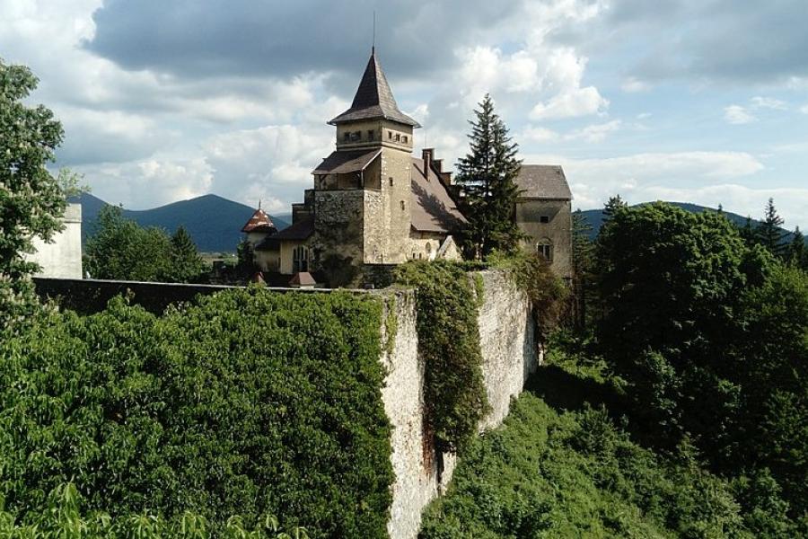 Stari Grad Ostrozac Castle in the daytime