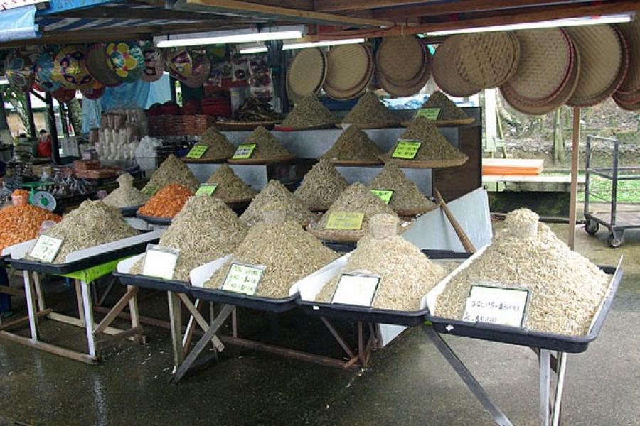 Market display, Tamu Kianggeh Market