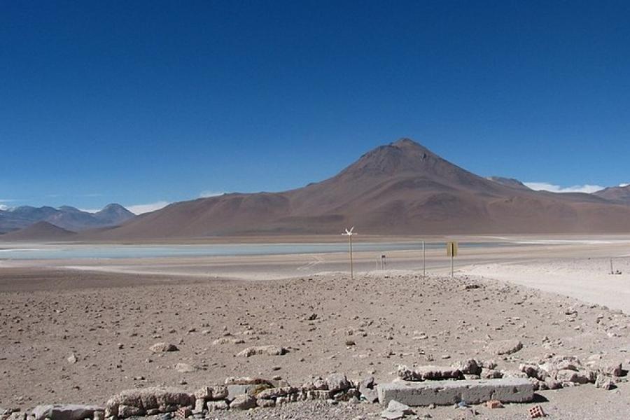 Road approach to Laguna Verde