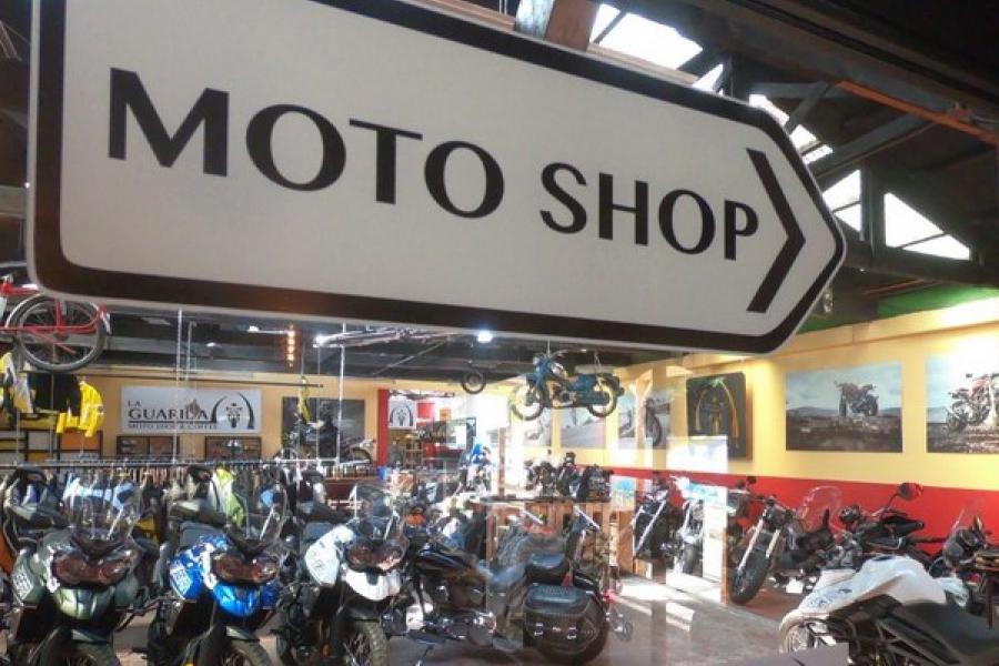 Moto-friendly shop and coffee place