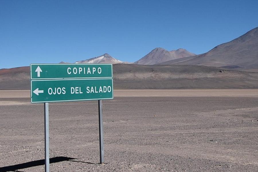 Road sign directions to Ojos del Salado