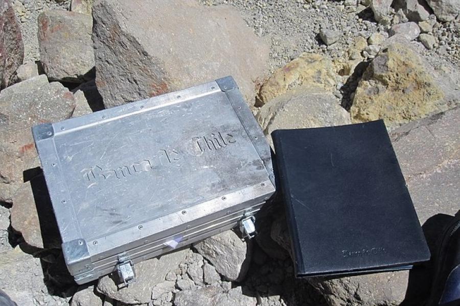 Logbook for visitors to the Ojos del Salado summit