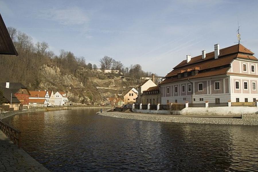 Riverside view in town, Český Krumlov, Czechia