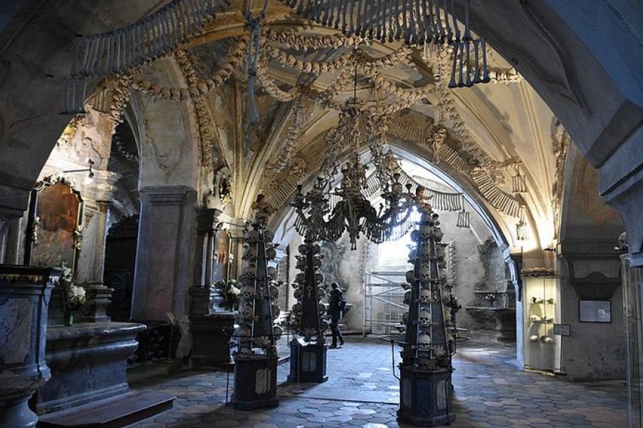 A visitor browsing an inner chamber, Sedlec Ossuary