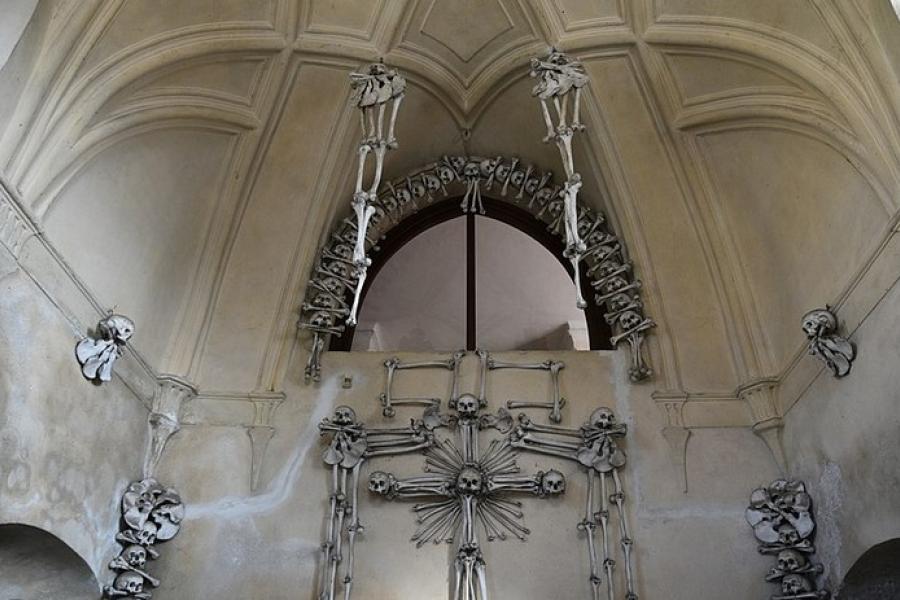 Ceiling display, Sedlec Ossuary