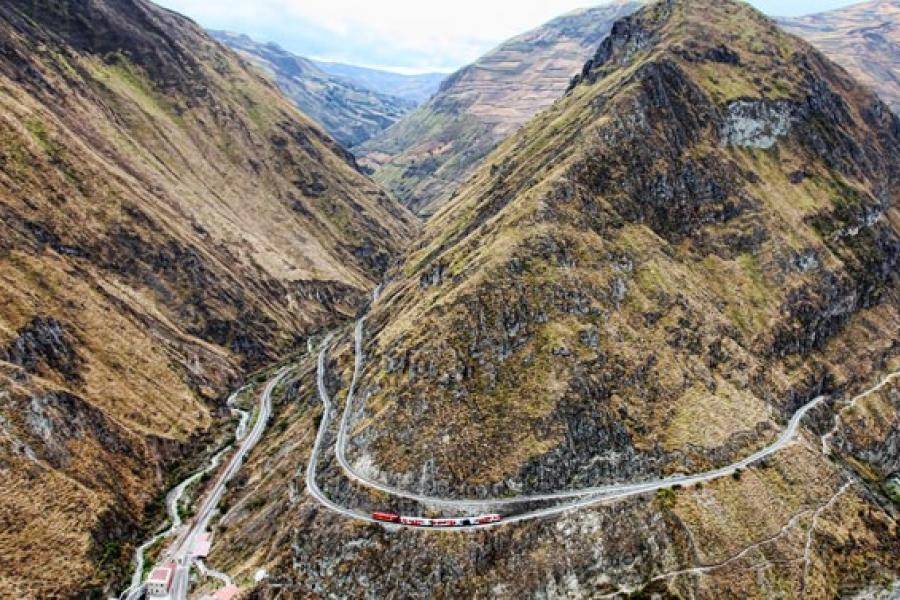 Twisty mountain route, The Devil's Nose Train, Ecuador