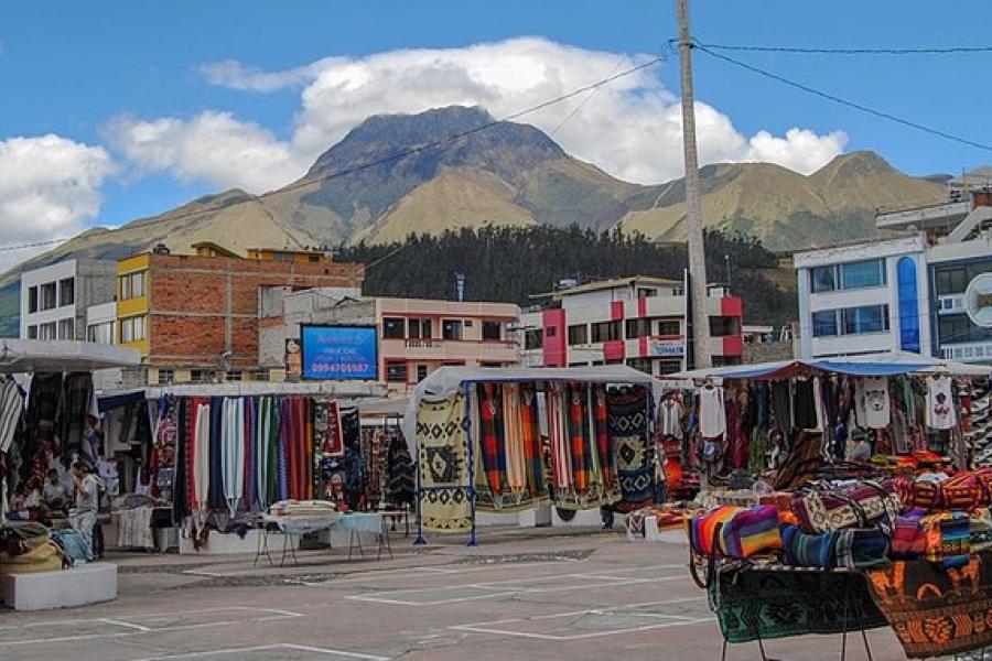 Street view, Otavalo Market