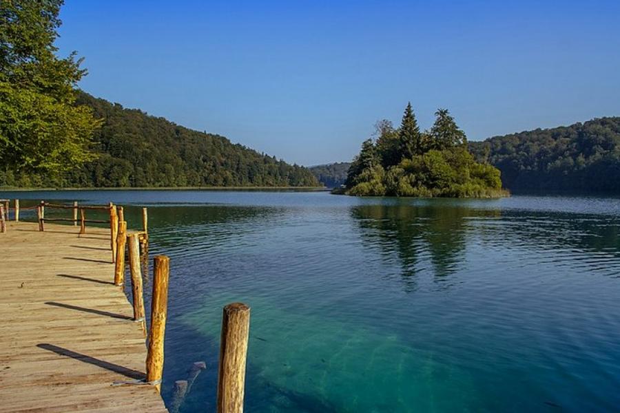 Lakeside walkway view, Plitvice Lakes NP, Croatia