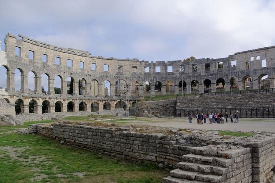 Staging area, Pula Amphitheatre