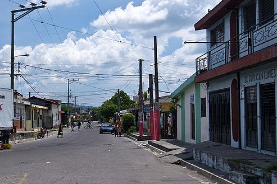 A sidestreet, possibly near the Ilopango markets.