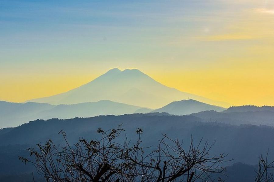 Dawn lights make nearby mountain glow, San Salvador (Los Planes de Renderos), El Salvador