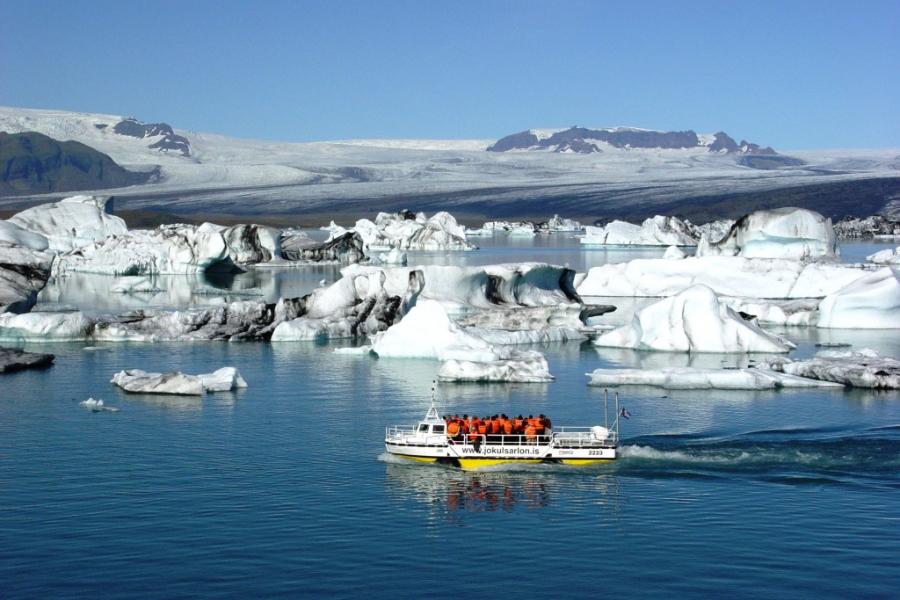 Glacier lagoon